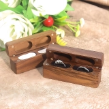 定制翻盖胡桃木戒指盒-专属刻字双孔戒指盒，适用于订婚、求婚、纪念日和情人节 (2)