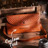 个性定制刻字马鞍包 二氧化碳激光雕刻 PU皮革时尚挎包 个性定制刻字马鞍包 二氧化碳激光雕刻 PU皮革时尚挎包
